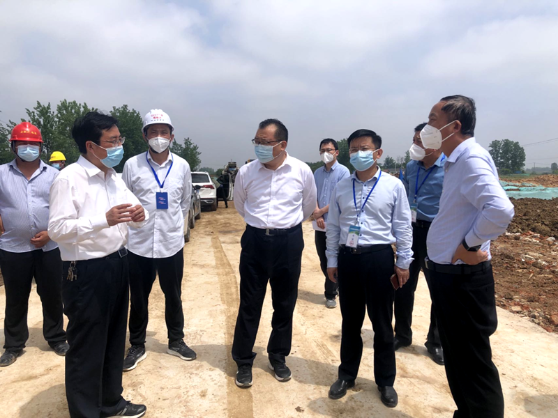六安市委常委、常務(wù)副市長劉洪潔赴G237項目督導(dǎo)疫情防控及復(fù)工復(fù)產(chǎn)